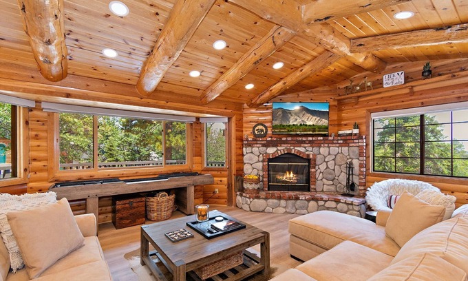 Upper Moonridge Cabin | Pinehurst Lodge by Destination Big Bear : Log Style Mountain Feel in Upper Moonridge! Shuffleboard! Hot Tub!