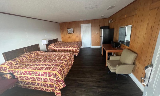 Baxley Hotel | Pinelodge Motel
