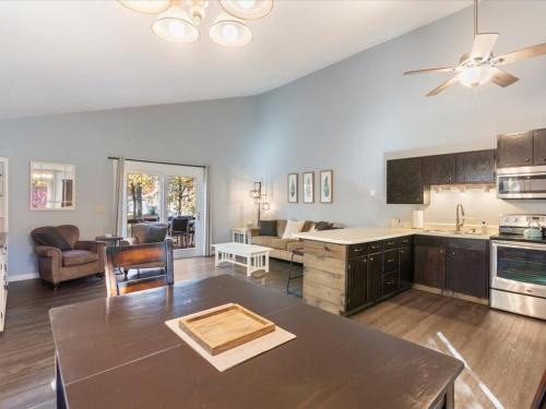 Breezy Point House | Pinewood Escape