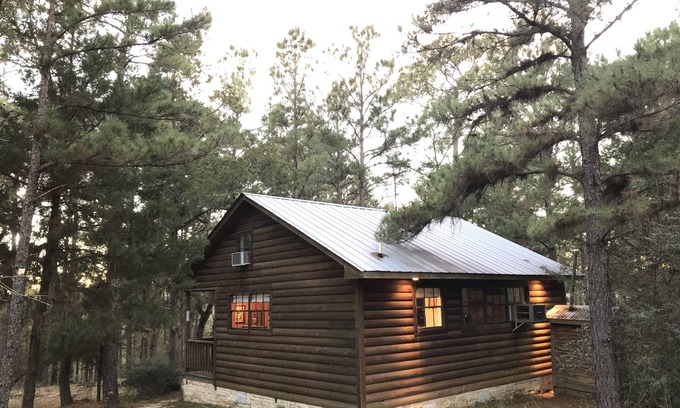La Grange Cabin | Piney Woods Cabin