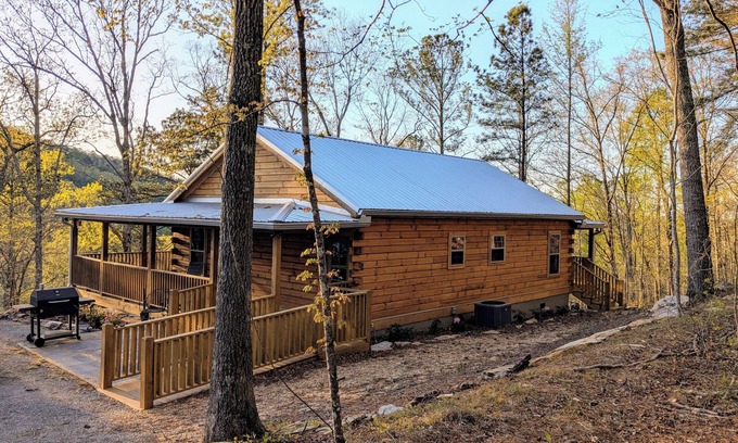 Talladega House | Pinhoti Ridge Retreat Cabin 3 Treetop