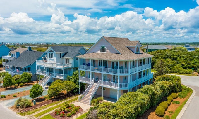 Village of Stump Sound House | Pink Permuda