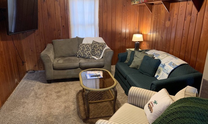 Kitty Hawk Cottage | Pirate's Quarters