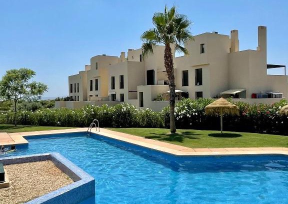 Corvera Apartment | Piso de tres dormitorios con súper terraza