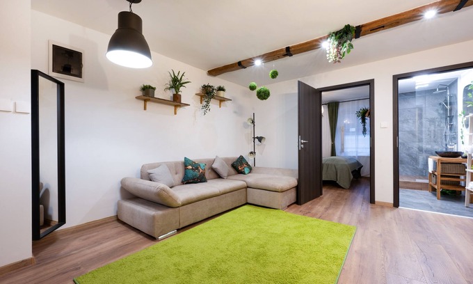 Koszeg Apartment | Pistachio 2+2/Central /Airconditioner/Family Friendly/Comfortable bed/FastWIFI