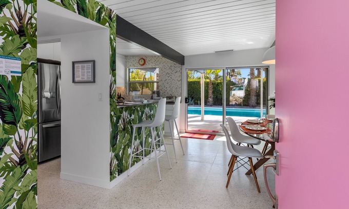Sunmor House | Plaimor Palms - Classic Remodeled Mid-Century Alexander!