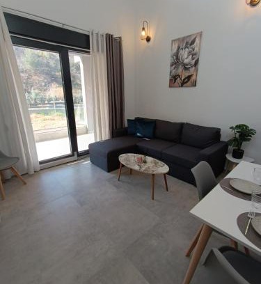 Nea Peramos Apartment | Platanos Suite no1