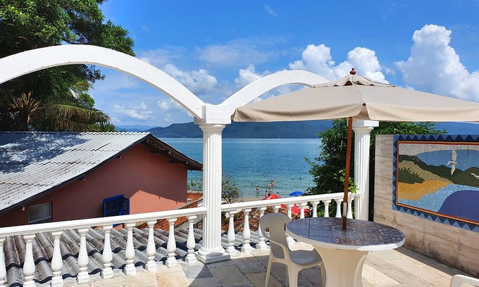 Daniela Cottage | Playana - Cozy beach cottage located in frontsea Azorean Villa - Nature & Beach