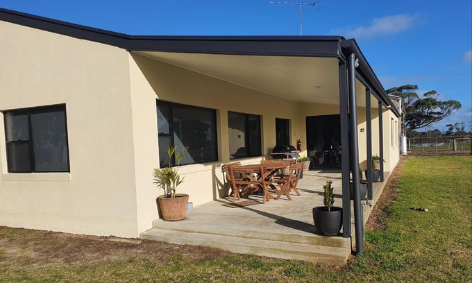 Wandilo House | Pleasant Hill BnB