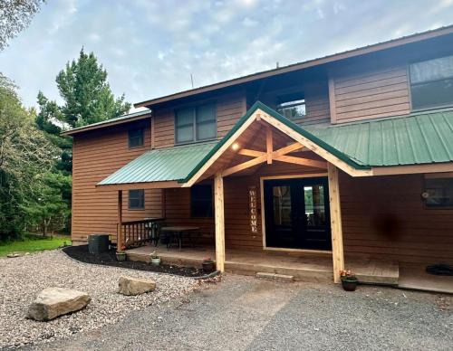 Osceola House | Pleasant Lake Bed and Breakfast