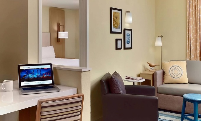 Auburn Hills Hotel | Pleasant Stay, Convenient Location! Full Kitchen, Outdoor Pool, Pets Allowed