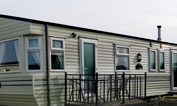 Ingoldmells Ski Chalet | Plum 1 Coral Beach Ingoldmells 3 bed 8 berth