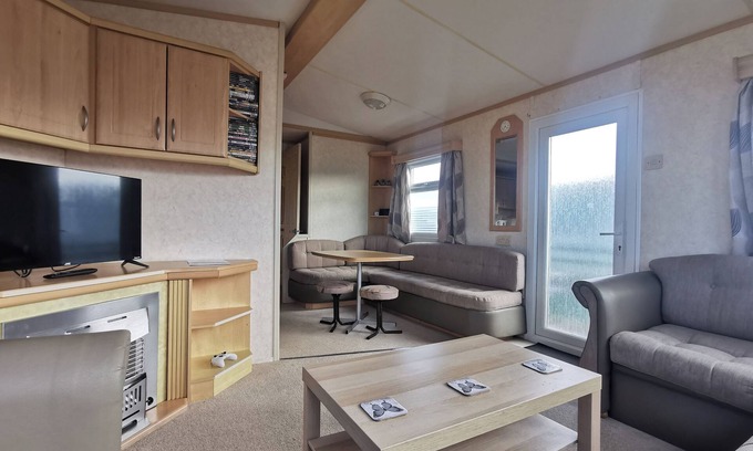 Ingoldmells Ski Chalet | Plum 1 Coral Beach Ingoldmells 3 bed 8 Berth