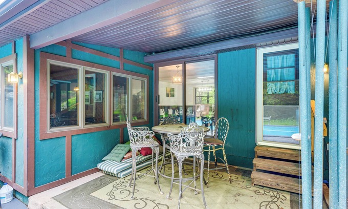 Pocono Lake Cabin | Pocono Cabin w/1-Acre Yard & Private Pool!