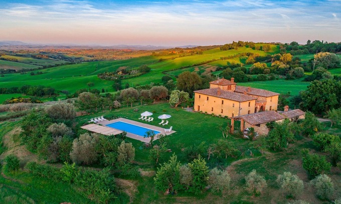 Montefollonico Villa | Podere Pratovecchio 14+2, Emma Villas