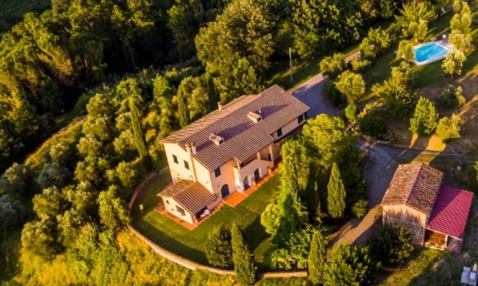 Palaia Villa | Podere Torre, independent residence with 3 apartments. AC. salt water pool