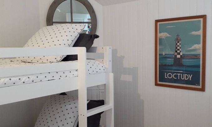 Ile-Tudy House | Pointe de l'Ile-Tudy- Fisherman's cottage 50 m from the ocean - 2 to 4 people