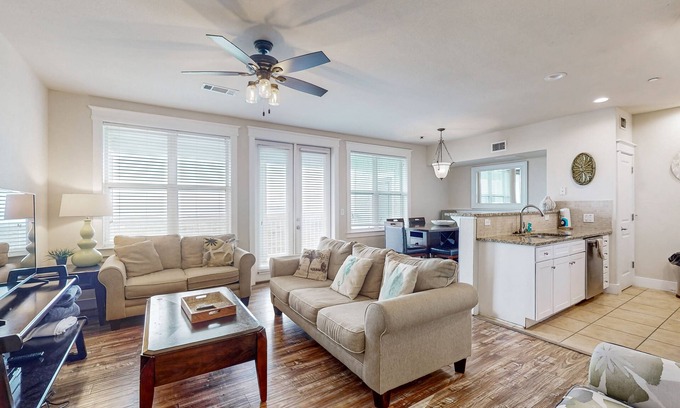 Red Fish Cove Condo | Pointe West getaway with pool, hot tub & bay-view balcony - walk to beach