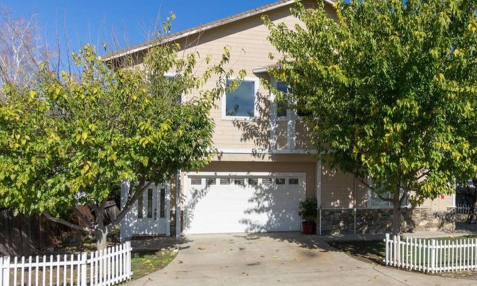 Plymouth House | Pokerville Retreat in the Heart of Amador Wine Country