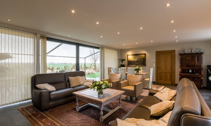 Watervliet House | Polderwoning Cleylantshof max. 8 p midden in de polders van het Meetjesland.