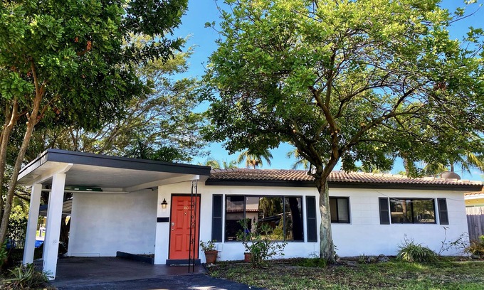 Garden Isles House | Pompano Beach oasis on the canal! Minutes from the beach.