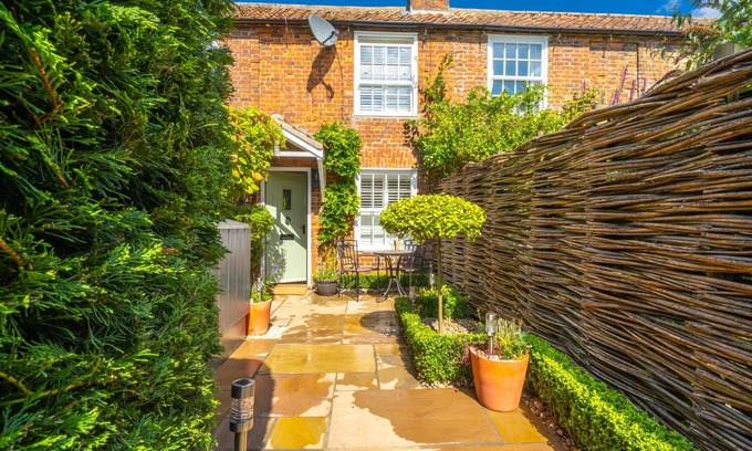 Docking Apartment | Pond Cottage, Docking, Norfolk