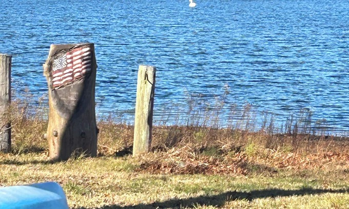 West Yarmouth Apartment | Pond front in Yarmouth, off Rt28 close to everything !