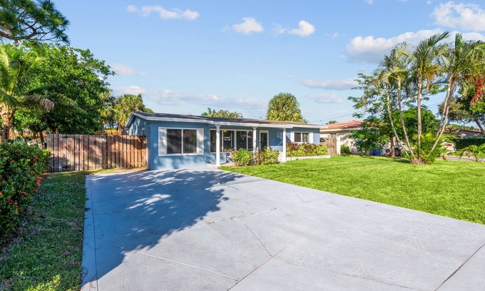 Pompano Isles House | Pool*grill*fenced yard*pets ok*3 bedroom*2 bath*6 minutes to beach*private home