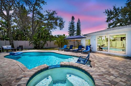 Indian Rocks Beach House | Pool & Hottub Golf Cart Included Close to Beach