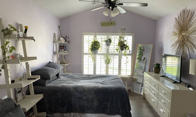 Jacksonville Beach House | Pool w/slide, low fees, free golf cart, pets welcome. 10 blocks beach-near Mayo.