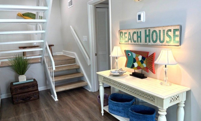 Spinnaker Beachhouses Villa | Popular Spinnaker Beach House! Close to Beach! Amenity Cards!
