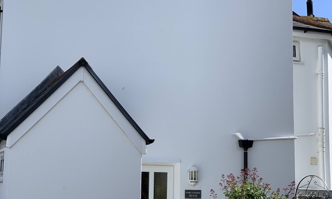 Horton Cottage | Port Eynon Beach Cottage - short walk to Port Eynon beach and village amenities