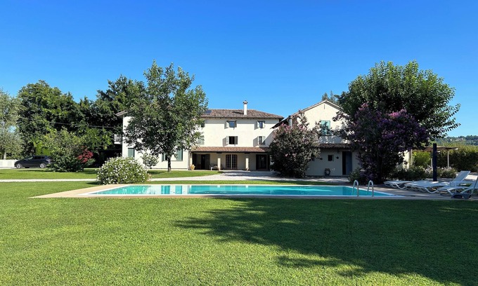 Montebelluna House | Portion of a country house