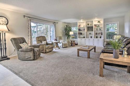 Boring House | Portland Area Home, 32 Mi to Mt Hood!