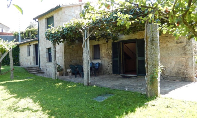 Porto do Son Cottage | Porto Do Son: Old country hause, refurbished with a 1.500 garden