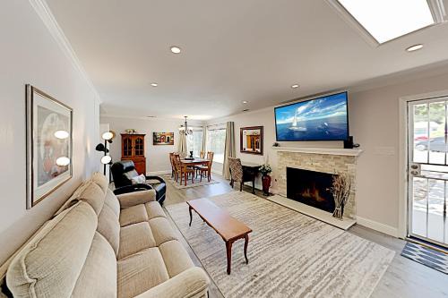 Del Rey Oaks House | Portola Oasis - Permit DRO-STR-18