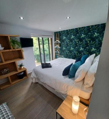 East Meon Bed & Breakfast | Pound Orchard Bed and Breakfast