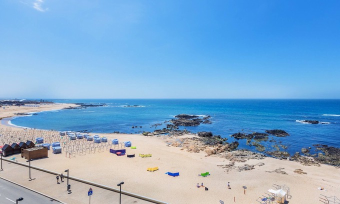 A Ver-o-Mar Apartment | Povoa Sunset Views with Balcony