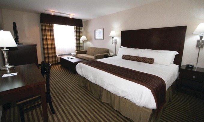 Powell River Hotel | Powell River Town Centre Hotel