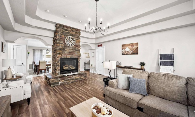 Post Falls House | Prairie Falls Retreat: Modern Home in Post Falls