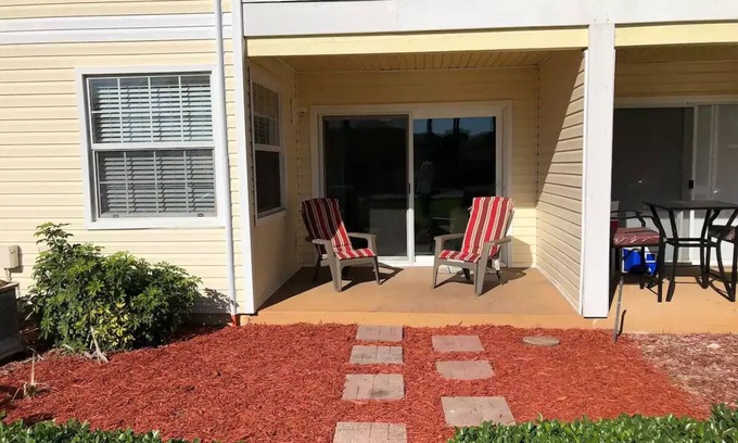 Ocean Side Village Condo | Precious Condo, 3 Blocks to Beach. Happy Place!
