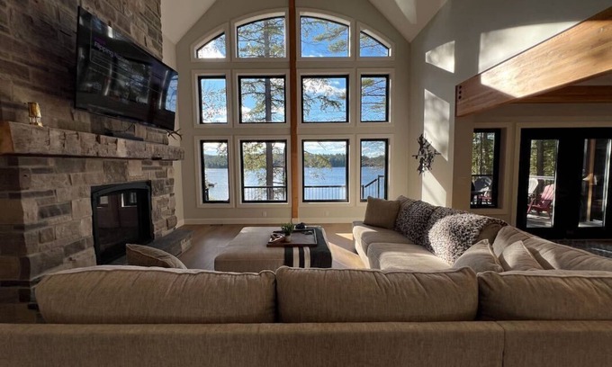 Catchacoma Cottage | Precious Gold on Gold Lake