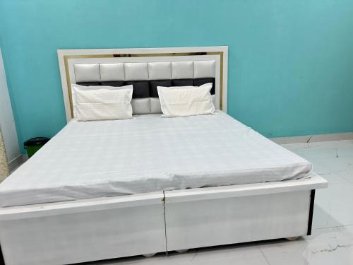 Chhibramau Hotel | PREMANIL hotel