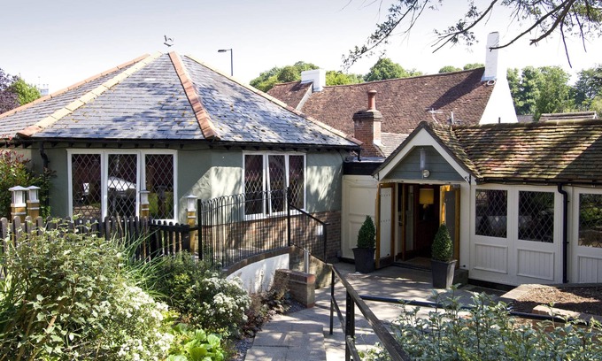 Horndean Hotel | Premier Inn Portsmouth - Horndean