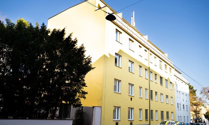 Oberdobling Apartment | Premium Family Apt near Austrian Center Vienna ★ Public Transport