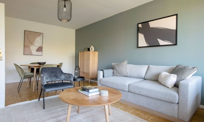 Kreuzberg Apartment | Premium Mitte 1BR nr Checkpoint Charlie, by Blueground