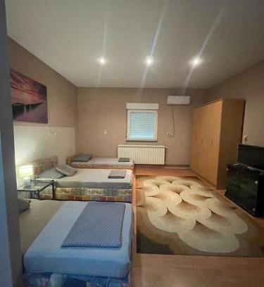 Stari Banovci Apartment | Prenociste Pecinci Biker Friendly