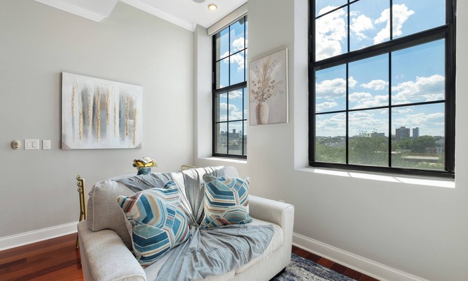 Olde Kensington Apartment | Prestigious 1BR w/Rooftop Pool