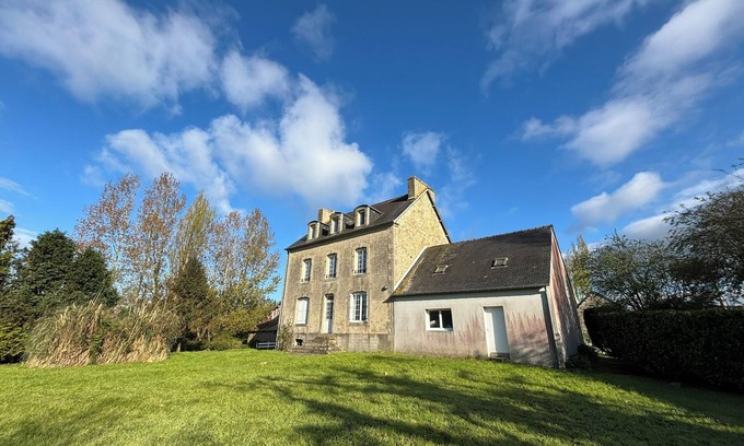 Plomodiern House | Pretty country house 2km from the sea (gîte 3*)