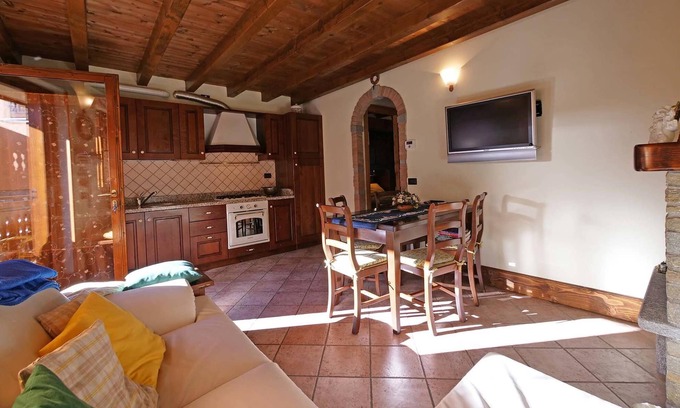 Corteno Golgi House | Pretty three-room apartment surrounded by nature